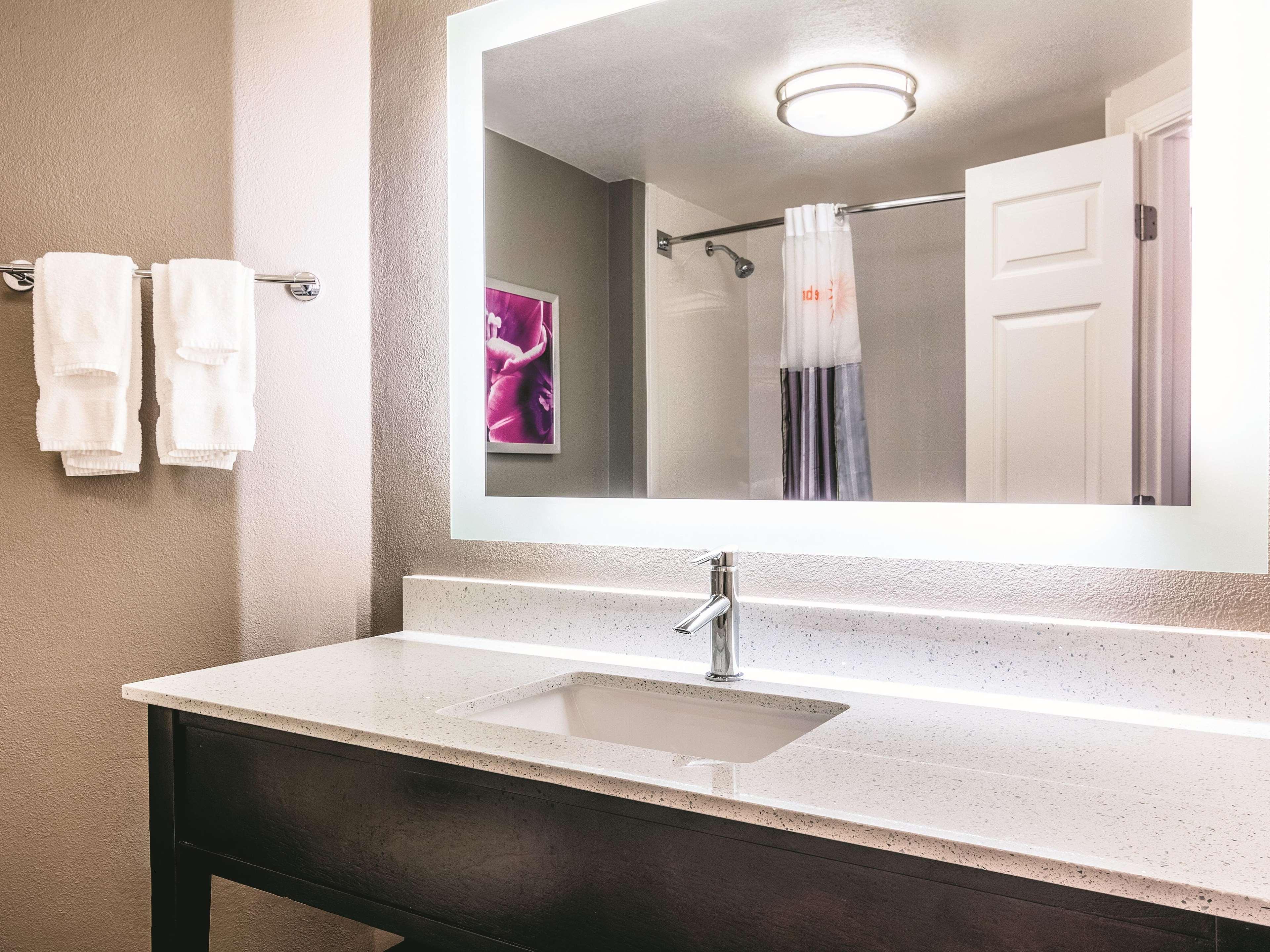 La Quinta By Wyndham Shreveport Airport Hotell Eksteriør bilde